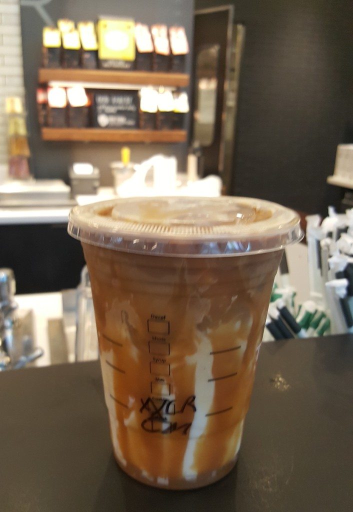 20160917_090329-1 the starbucks iced caramel macchito with extra drizzle