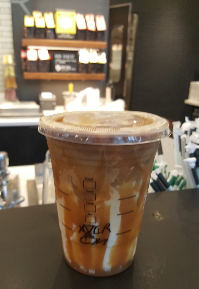 Iced Caramel Macchiato (Starbucks) - Valentina's Corner